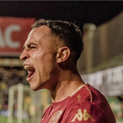 Golpe para Saprissa: jugador morado pasa por el quirófano