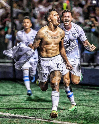 Byron Bonilla dedica su gol a 2 ticas