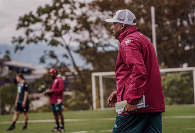 MEDFORD LANZA DARLO A LA PRENSA 