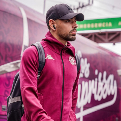 Lonnis se socó la faja y empezó la limpia morada