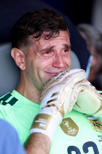 El Dibu no cumplió su promesa: el bicampeonato nunca llegó y el retir...