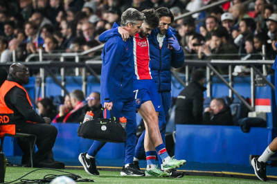 ¡DURA BAJA PARA EL PSG! Kvaratskhelia se rompe el ligamento cruzado