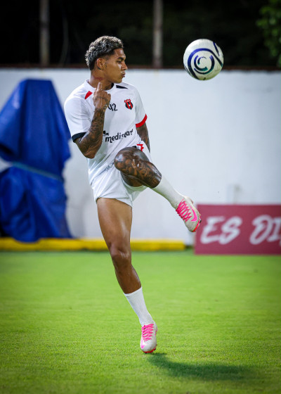 John Paul Ruiz lanza mensaje de confianza para la vuelta: “Vamos a sa...