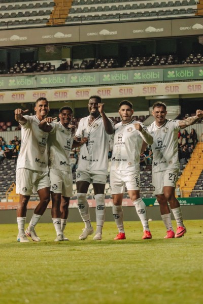 Sporting golpea a Escorpiones y se lleva un triunfo de cuatro goles