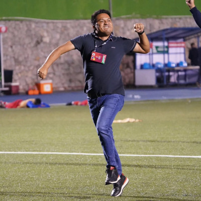 Cartaginés a paso firme