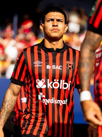 ALEJANDRO BRAN IBA A DEMANDAR A ALAJUELENSE