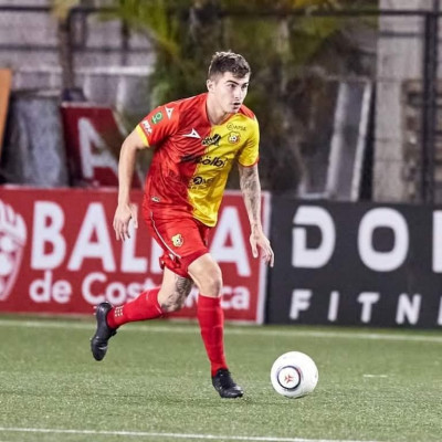 BOMBAZO EN EL BICAMPEÓN NACIONAL