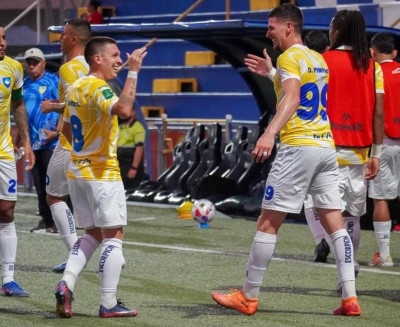 Escorpiones cambia su rumbo y deja el último lugar