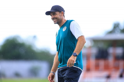 Sporting FC apuesta por la continuidad y renueva a Andrés Carevic